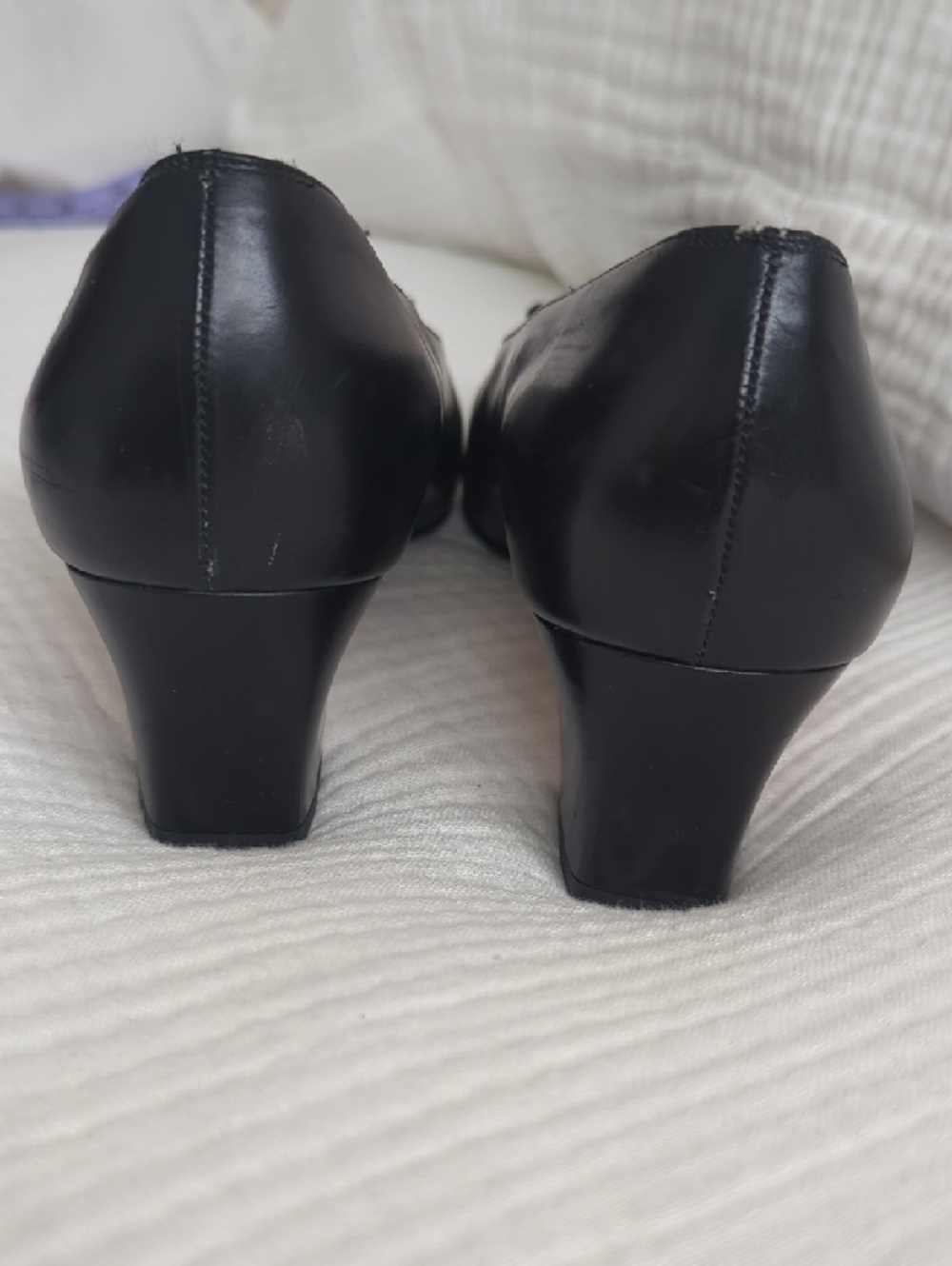 Vintage Salvatore Ferragamo Black Leather Vara Bow Kitten Heels with Gold Accent - Picture 4 of 8